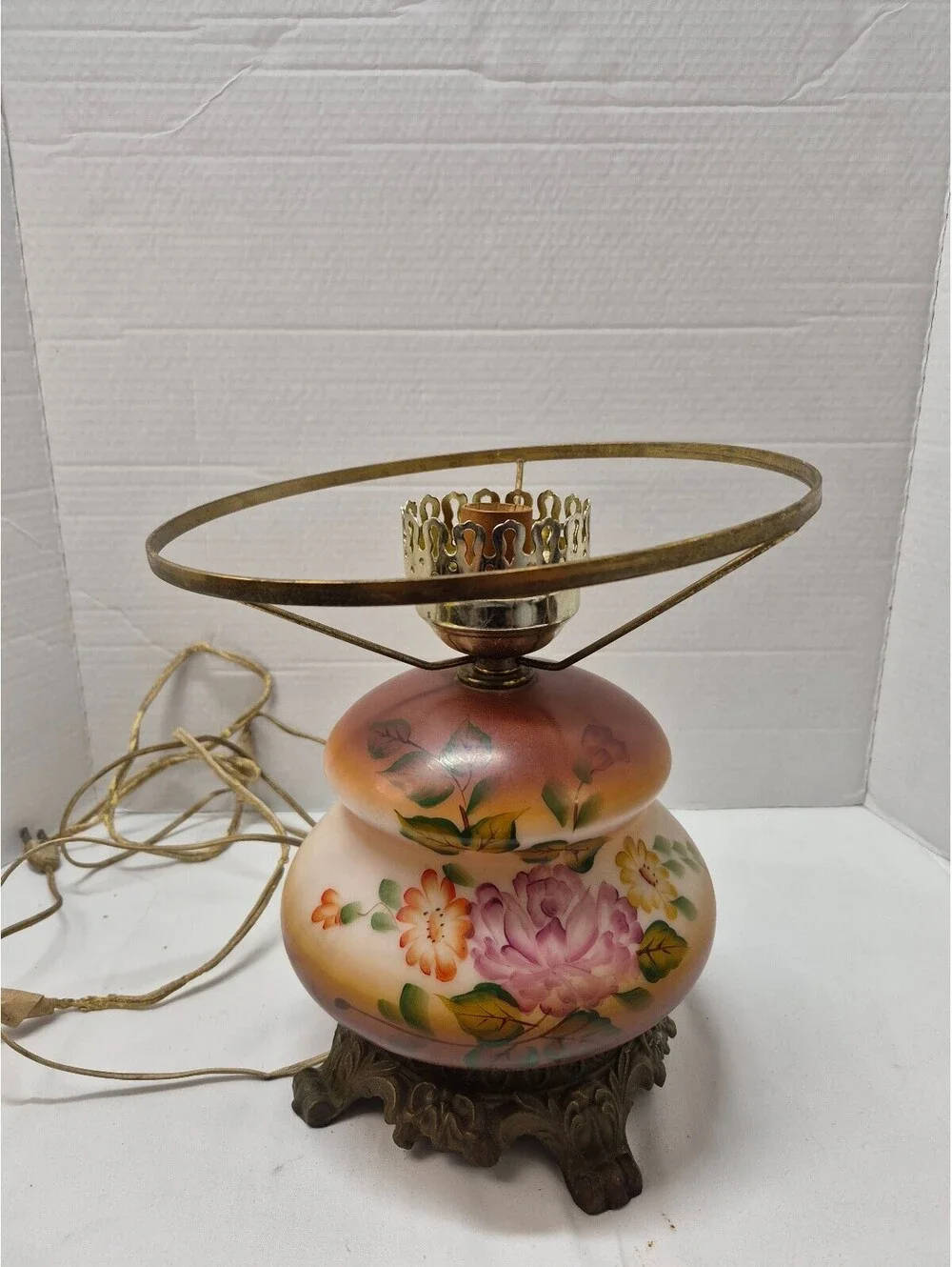 Vintage Electric Table Lamp with Hand-Painted Floral Glass Ornate Base only J78